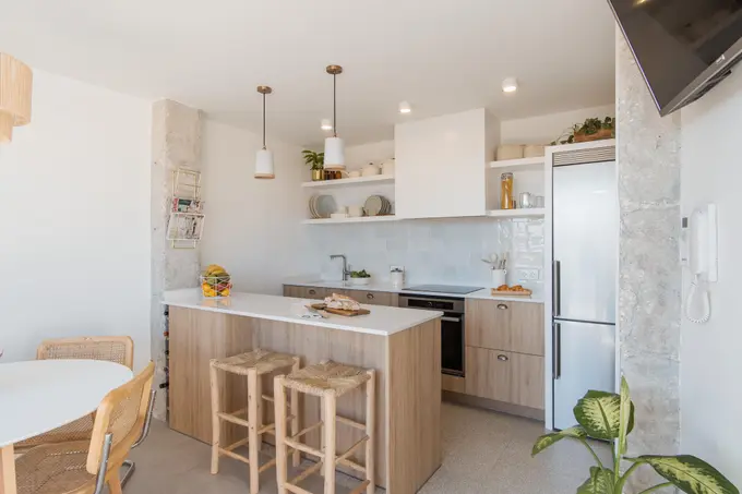 Cucina nordica con isola a Porta Romana